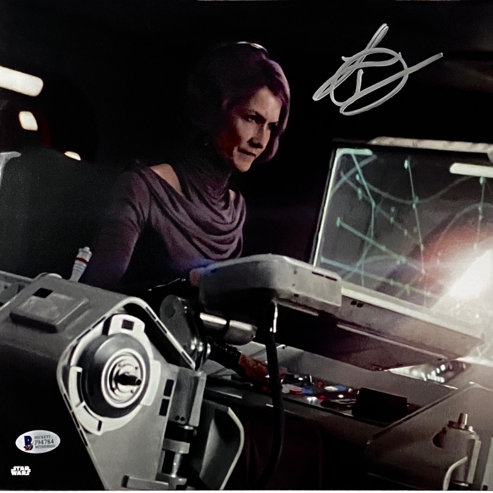 LAURA DERN Signed 11x14 Photo / Star Wars: The Last Jedi / Beckett Witnessed